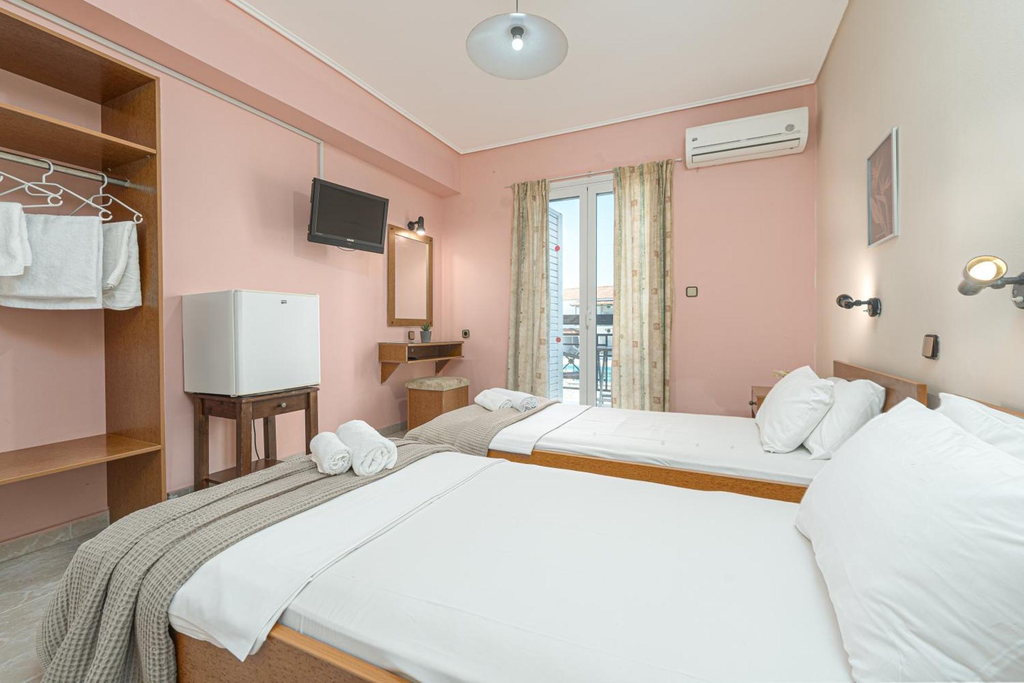 Hotel Aura ลากานาส ภายนอก รูปภาพ